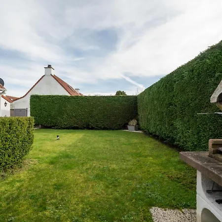 Zeewind 198 With Parking By Interhome 布列登