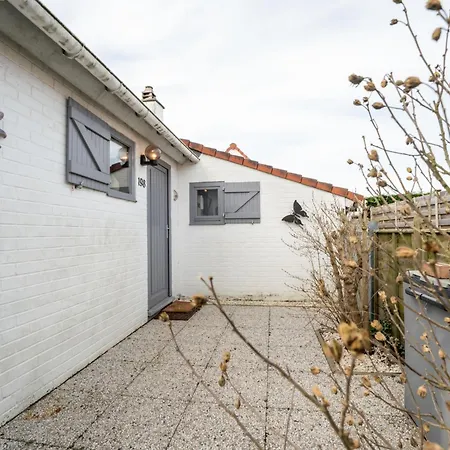 Zeewind 198 With Parking By Interhome 度假居 布列登