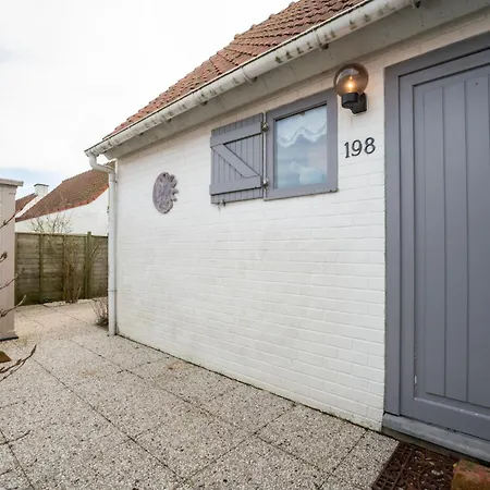 Zeewind 198 With Parking By Interhome 度假居 布列登